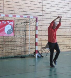 Exercice taoïste Grue dorée sort ses griffes