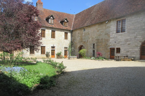 Etrabonne château